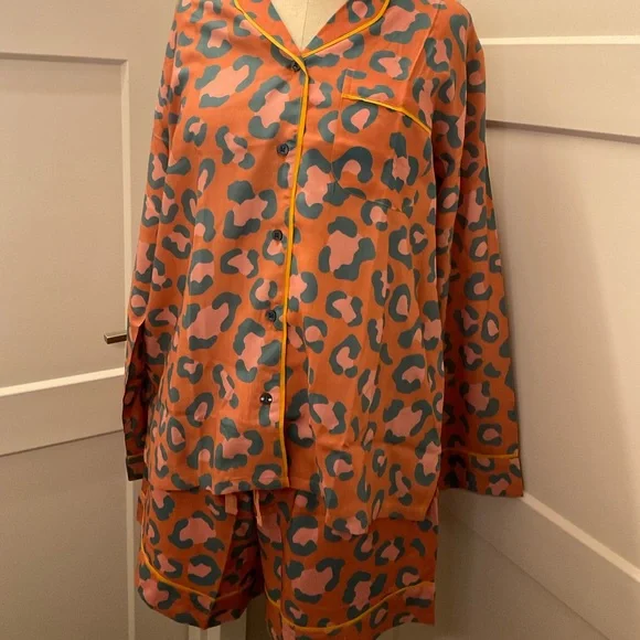 🐆 Powder Leopard Pyjamas (pajamas)🐆 - Picture 4 of 14